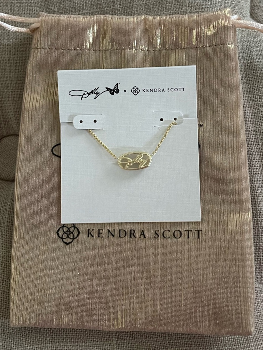 NWOT Kendra Scott x Dolly Parton Elisa White Drusy Dolly Necklace - Picture 2 of 5